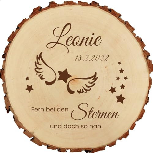 Baumscheibe 18cm mit Gravur (Namen, Datum) personalisierte Holz-Gedenktafel, Sternenkinder Grabschmuck, Trauer, Andenken an verstorbene Kinder, Grab-Dekoration, Engels-Flügel Sternen MotivTR1