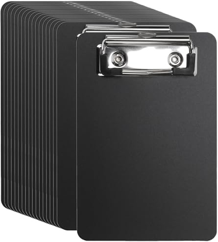 SYUTBOU 18 Stück Schwarz Klemmbrett A6, 10 x 15 cm Kunststoff Schreibplatte mit Metallklemme, Klemmbretter mit Ausziehbarem Haken für Büro, Außendienst