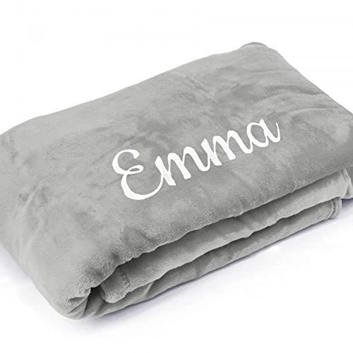 Kuscheldecke XXL mit Namen oder Wunschtext Bestickt - extra große 240x220 cm gemütliche Sofadecke Wohndecke, weiches Fleece, personalisiertes Geschenk für Männer und Frauen - Silber