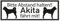 Samunshi® Aufkleber Akita fährt mit - Schild Sticker Hinweisschild Warnschild Vorsicht Hund 30 x 10,5cm Akita fährt mit schwarz