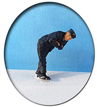 Heizer an Geländer stehend, Modellbahnfigur handbemalt, Spur 0 (Null), 1:45