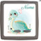 TheSmartGuard Folie passend für die Toniebox | Schutzfolie Sticker | individuell anpassbar | Baby Langhals Dinosaurier Dino und Schmetterling mit Name personalisiert | Handschrift