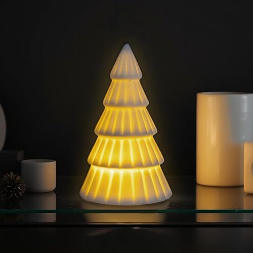 LED Porzellan Weihnachtsbaum matt weiß inklusive Batterie - 13 cm - Keramik Deko Tannenbaum warmweiß beleuchtet zum Hinstellen - Lichterbaum Weihnachten Advent Tisch Beleuchtung Stimmungslicht