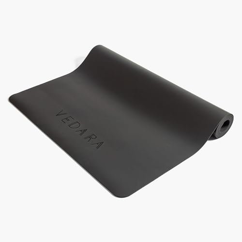 VEDARA® Yogamatte | Extrem Rutschfest & Gute Dämfpung | Hautfreundlich | Aus ECO PU & Naturkautschuk | Für dynamische Yogastile (Extraweit: 80 cm breit, Schwarz)