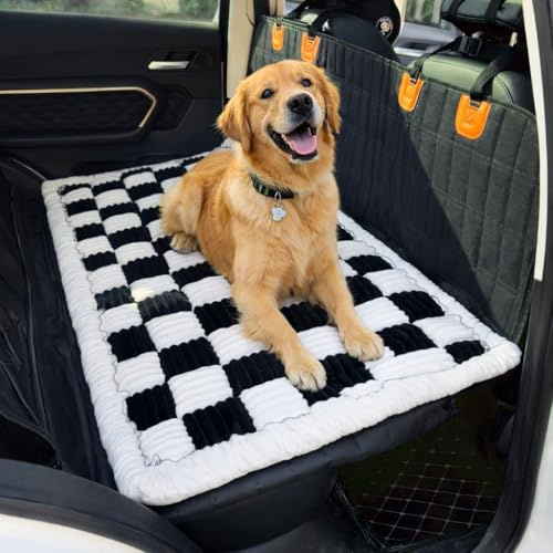 AEEISHOMEREFORM Hundematte Auto Rückbank 63×137 cm – Maschinenwaschbar, rutschfeste Hundedecke fürs Auto, Dicke PP-Wattierung, Schonbezug/Hundeschutz für SUV & Kombi (Schwarz&Weiß, 63x137 cm)