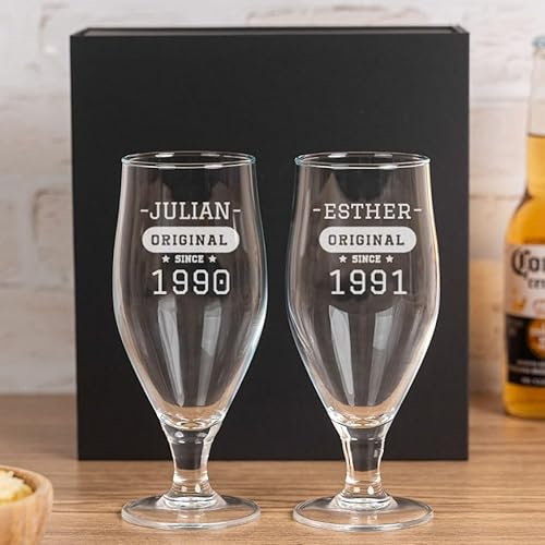 Wanapix | Pack de Cerveza Personalizada + Estuche de Regalo | 50 cl. | Vaso de Cerveza con Nombre | Copas Ecológicas Libres de Plomo | Original since