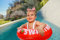 FREDS SWIM ACADEMY SWIMTRAINER Classic Rot - Schwimmtrainer für Kinder von 3 Monaten bis 4 Jahren, aufblasbare Schwimmhilfe zur Gewöhnung an das Wasser, für Anfänger