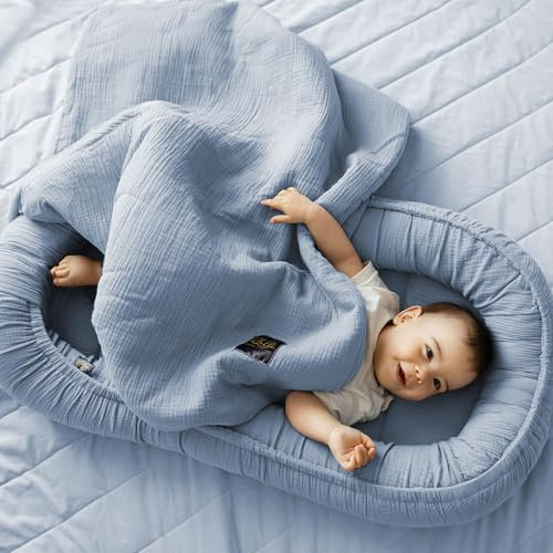 PALULLI® 2in1 Babynest mit Babydecke aus 100% Musselin Baumwolle Premium Kuschelnest Babynestchen 100x60cm Klettverschluss-Klappe Nestchen Wickelauflage Kuschelbett Kokon Decke (Blau)