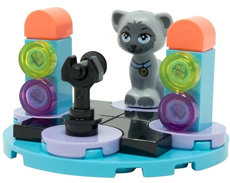 LEGO Friends: Cat (Gertrude) Minifigure on Karaoke Stage Mini Set (21 pcs)