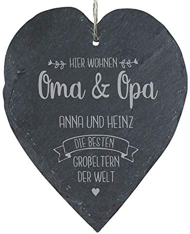 Schieferherz mit Gravur -Hier wohnen Oma & Opa- personalisiert mit Namen, Geschenk für Oma und Opa, Deko Herz mit Kordel zum Aufhängen (23x27cm)