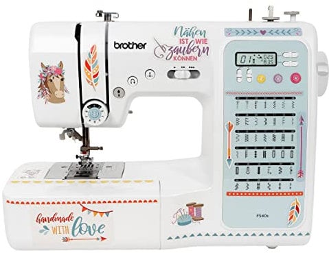 Brother FS40s Computer Nähmaschine perfekt für Fortgeschrittene und Nähanfänger mit kullaloo Nähkurs Material Set umfangreichem Zubehör Sticker zum Verzieren der Maschine kindersicher mit Fingerschutz