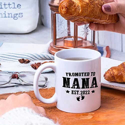 Weiße Tasse Promoted To Nana weiß glänzend Zitate Kaffeetasse Mockup Einfarbig Tasse Mockup Tassen von Tochter Frau und Sohn - Weihnachtstasse 325 ml