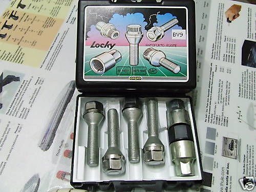 BULLONI ANTIFURTO PER CERCHI IN LEGA CON DISTANZIALI DA 16mm 14X1,50 mm45 CH17