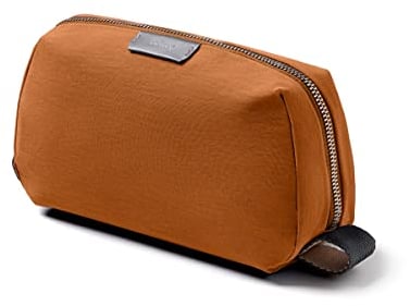 Bellroy Toiletry Kit, wasserabweisender Kulturbeutel für Reisen (Hygieneartikel, Parfum, Rasierer, Haarbürste, Zahnbürste) - Bronze