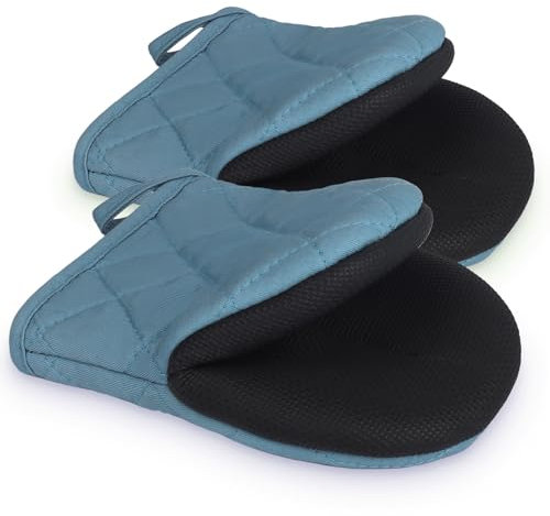 Goldmeet 1 Pair Short Oven Mitts, Heat Resistant Silicone Kitchen Mini Oven Mitts for 500 Degrees, Non-Slip Grip Surfaces and Hanging Loop Gloves, Baking Grilling Barbecue Microwave Machine Washable