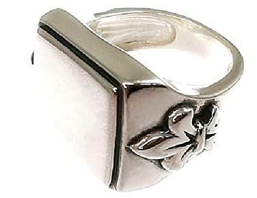 Chevalière Détail latéral d'un carré d'homme en argent sterling 925 m avec fleur de lys