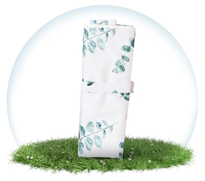 Hinzling Wickelunterlage für Unterwegs - Eukalypthus - Abwaschbare, Schadstofffreie, Nachhaltige und Moderne Unterlage - Must-Have Baby Reise Zubehör