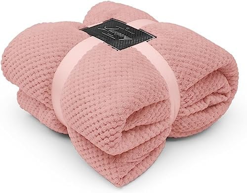 FAIRWAYUK Waffle Honeycomb Throw Fleece Blankets, 100% Polyester Warm Faux Fur Throws Over Sofa Bed Settee Soft Blanket, Extra Large (Blush Pink, King Size 200x240cm)