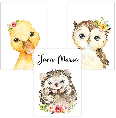 Olgs Wandbilder 3er Set personalisiert für Babyzimmer Deko | Kunstdruck DIN A4 | Dekoration Kinderzimmer Poster mit Namen (WP05-3er Set Auf dem Feld Eule Igel Ente)