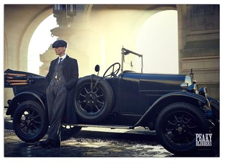 Displate Offiziell Peaky Blinders MetallPoster Magnetische Befestigung Inklusive Lizenziert Bilder Hochwertiges Poster Tommy Car Poster 67.5 cm x 48 cm