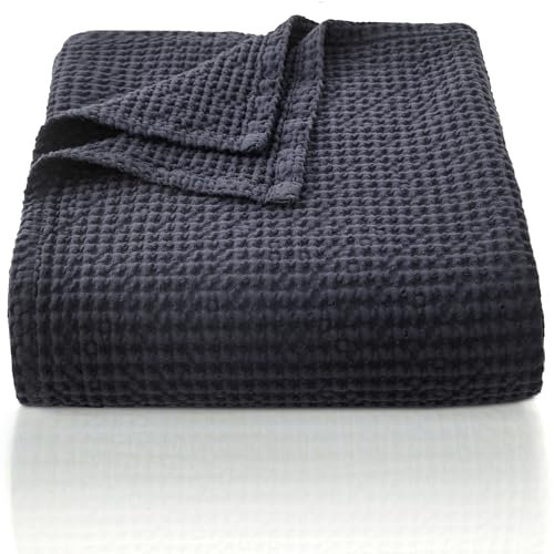 CHUFFED 100% Baumwolle Decke 220 x 240 cm, Weiche und Atmungsaktive Tagesdecke, Waffelmuster Leichte Decke als Sofadecke Couchdecke, Weich Kuschelige Wohndecke Wohnzimmer, Sofa Couch Anthrazit