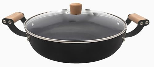 BAUMALU - Faitout - Fonte d'Acier Émaillée - Tous Feux dont Induction - Résistant Rouille et Rayures - Couvercle en Verre avec Bords Inox et Trou Vapeur - Poignées Hêtre Vernis - Ø30cm - Noir/Bois