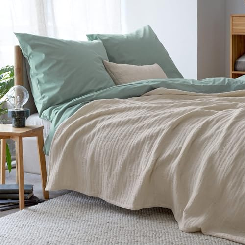 URBANARA Aiva Tagesdecke 220x240 cm I 90% Baumwolle (BCI) & 10% gemischte Fasern Made in Portugal Weich & Atmungsaktiv I Sofa Bett-Überwurf Couchdecke Wohndecke Plaid Bedspread Oeko Tex 100 I Creme
