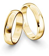 JC Trauringe Gelbgold 333 Paarpreis Eheringe Gold | Verlobungsringe Gold breit 4,5 mm I Partnerringe mit Gravur in edler Schatulle I 2 Hochzeitsringe Herrenring & Damenring mit Stein (Profil 13)