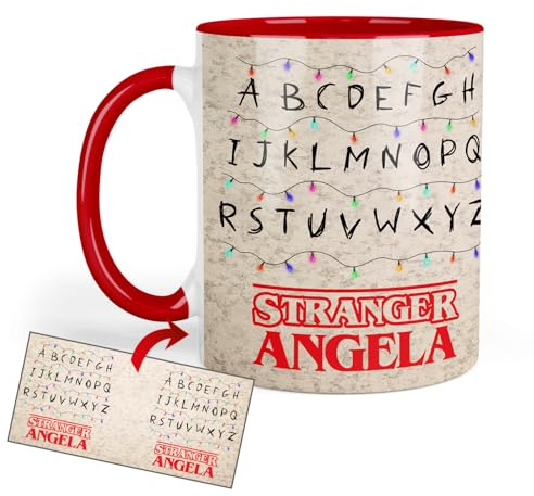 Kembilove® Taza Stranger Personalizada con Nombre – Estilo Años 80 Tipo Stranger – Inspirada en Series de Misterio – Taza de Cerámica para Café – Regalos Frikis para Fans y Coleccionistas