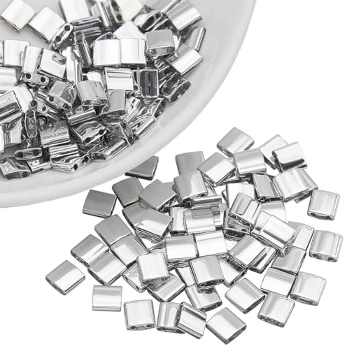NBEADS 150 Stück 2 Loch Tila-Perlen, 5x5mm Glas Rocailles Spacer Metallic Farbe Rechteck Mini Perlen Japanische Glasperlen Für Armband Halskette Ohrring Schmuckherstellung, Crystal Labrador Voll