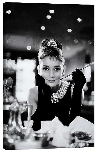 Posterlounge Audrey Hepburn in Breakfast at Tiffany's Leinwandbild von Celebrity Collection 20 x 30 cm Schwarz-Weiß Wandbilder Wanddeko
