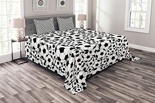 ABAKUHAUS Fußball Tagesdecke Set, Monochrome Balls Jungen, Set mit Kissenbezügen Waschbar, für Doppelbetten 264 x 220 cm, Weiß und Schwarz