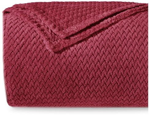Dreamzie - Flauschig Fleecedecke 130 x 150 cm - Kuscheldecke Mikrofaser 100% Polyester 260gsm - Decke Sofa mit Fischgrätmuster und weicher Haptik - Burgunderrot