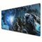 Tapis de souris Monster Hunter Wilds Tapis de souris de jeu XXL de grande taille 900 x 400 cm, bord cousu et tapis de bureau pour la maison et le bureau. (XXL)