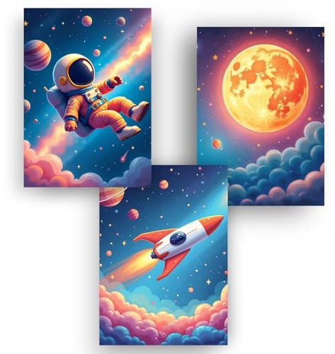 Wunderwand Kinderzimmer Weltall Poster 3er Set DIN A4 - Astronaut, Rakete, Mond, Sterne & Planeten - Bunte Kinder Wanddeko im Weltraum-Stil
