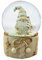 Dekohelden24 Schüttelkugel, Glaskugel Weihnachten, Wichtelkugel, Schneekugel als Wichtel mit fiefgezogener Mütze auf cremefarbenen Polystonesockel, Maße H/B/Ø Kugel: ca. 9 x 6 cm/Ø 6,5 cm.