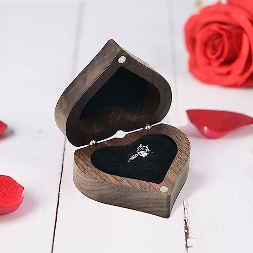 PEALOVCOM Herzförmige Ringschatulle aus Walnuss Holz Ring Box Vintage Ringkästchen Hölzerne Ring-Organizer Herzförmige Ringe Etui für Hochzeit Verlobung Heiratsantrag Jubiläen