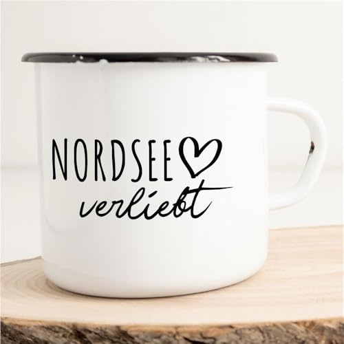 Huuraa Emaille Tasse Nordsee Verliebt Meer 300ml | Geschenk Kaffeebecher Vintage Blech Campingtasse mit Schwarzem Rand Kaffeetasse Geschenkidee