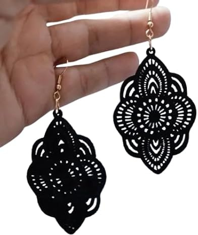 Grosse, Leichte Schwarze Lasercut Ohrringe aus Holz an Goldenen Haken