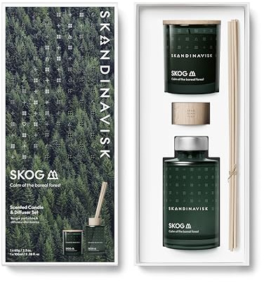 Skandinavisk SKOG 'Wald' Geschenkset mit einer Mini-Duftkerzen 65 g & einem Duftstäbchen Diffuser 100 ml, Duftnoten: Kiefernnadeln und Tannenzapfen, Birkensaft und Maiglöckchen