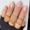 NICENEEDED Fleurs Appuyez Sur les Ongles Courts, Nude Purple French Line Faux Ongles, Mignons Faux Ongles en Acrylique de Forme Carrée avec des Autocollants de Colle à Ongles pour un Usage Quotidien