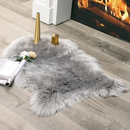 Ruedong Faux Fur Fell Teppich Grau 50x80 cm, Longhair Flauschiger Schaffell Teppich Lammfell Wohnzimmer Weicher Deko Maschinenwaschbar für Schlafzimmer Stühle Sofa