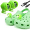 2Er Pack Scheinwerfer für Crocs, USB Aufladung, Nacht, Wandern, Radfahren, Laufen, Gehen, Tragbare Croc Lichter für Schuhe, Interessante Gadgets, Geeignet für Erwachsene und Kinder(Grün)