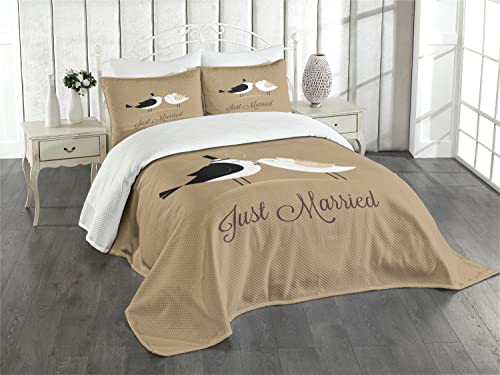 ABAKUHAUS Hochzeit Tagesdecke Set, Just Married Vögel Kuss, Set mit Kissenbezügen Waschbar, für Doppelbetten 220 x 220 cm, Mehrfarbig Kamel
