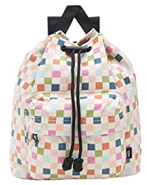 Vans Der Vans Seeker Rucksack ist ein Eimer-Modell mit Kordelzug, Fronttasche mit Reißverschluss und verstellbaren Schultergurten. Er hat einen durchgehenden Checkerboard-Aufdruck und misst 28 x 2