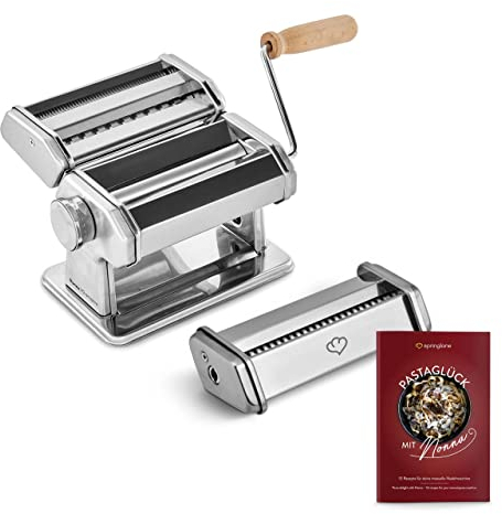 SPRINGLANE Manuelle Nudelmaschine Nonna, Edelstahl, Pastamaker inkl. Rezeptheft, Nudeltrockner, Linguineaufsatz & 3 Schneideaufsätze für Spaghetti, Lasagne, Tagliatelle - Silber