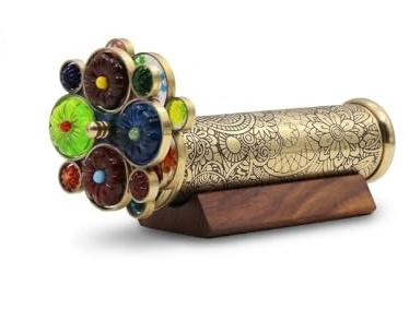 RII caleidoscopio de latón Lacado con patrón Floral Grabado Hecho a Mano Incluye Dos Ruedas giratorias separadas, un complemento Cualquier colección. (7 x 1.5 Pulgadas)