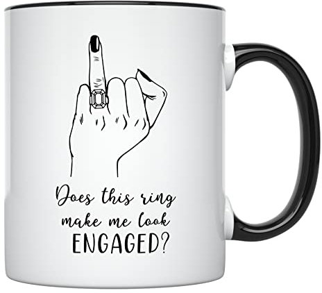 YouNique Designs Tasse mit Aufschrift Does This Ring Make Me Look Engaged, 325 ml, Kaffeebecher mit englischer Aufschrift I'm Engaged, für Sie, Bride to Be (schwarzer Griff)