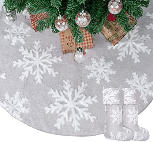 Homewit Weihnachtsbaum Röcke, 90 cm Grau Kunstbaum Weihnachtsbaumrock mit Plüsch Schneeflockenmuster, Luxus Christdecke mit Weihnachtsstrumpf für Bodendekoration Weihnachtsdeko