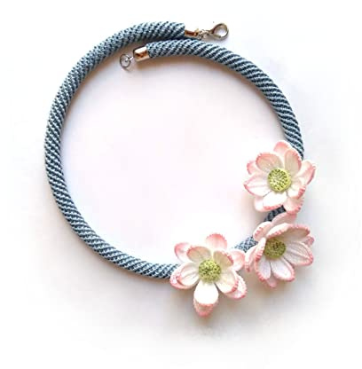 collana all'uncinetto con fiori, collana ninfee